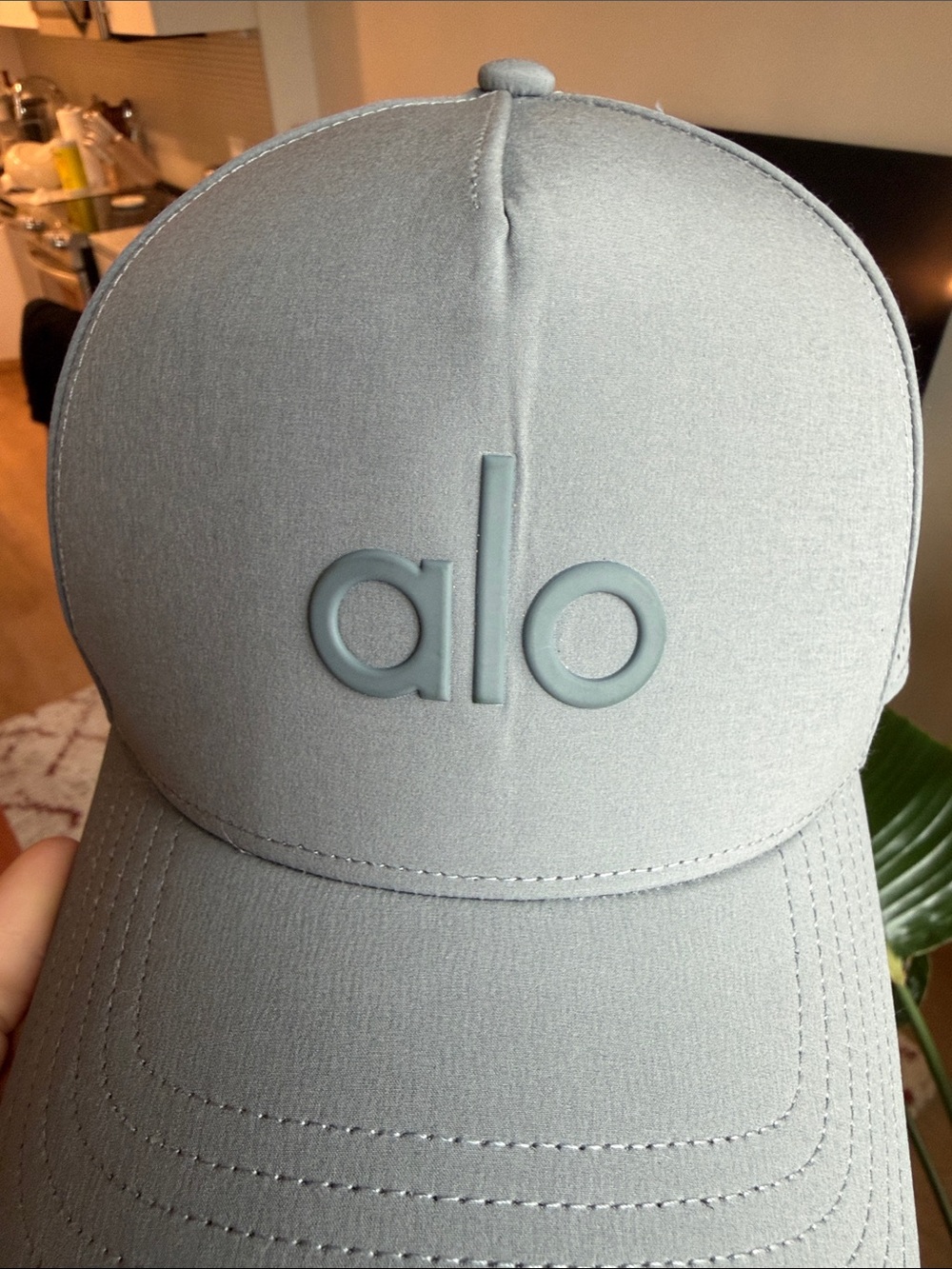 ALO Yoga Men's Pale Gray Logo Baseball Cap - Picture 7 of 7